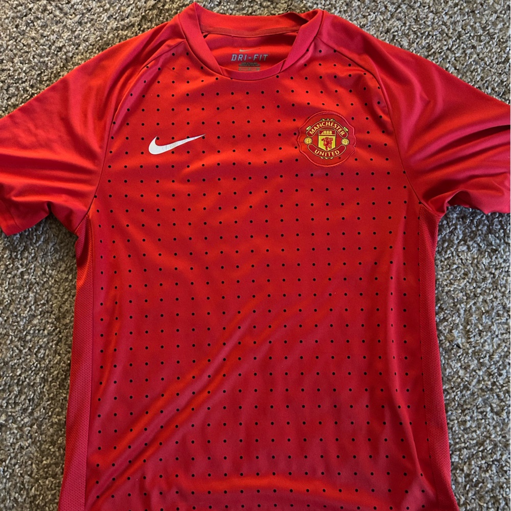 Manchester United training jersey men’s small
